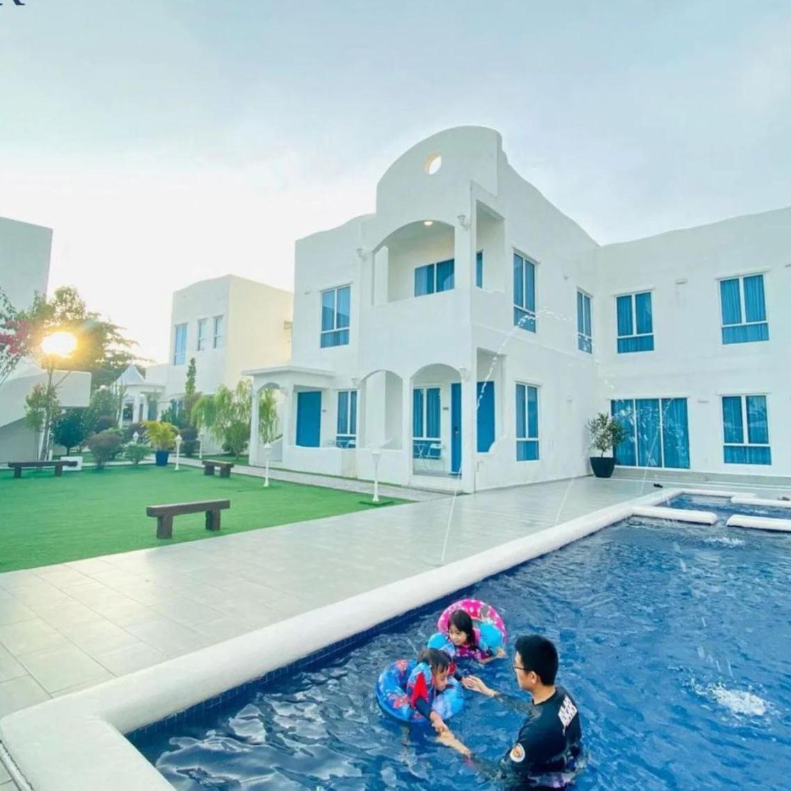 The Arjana Resort Masjid Tanah Kültér fotó